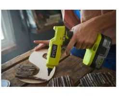 Pack RYOBI Pistolet à Colle 18V OnePlus R18GLU-0 - 1 Batterie 2.0Ah - 1 Chargeur Rapide 2.0Ah RC18120-120 -Pistolet à colle Soldes 11740430 4