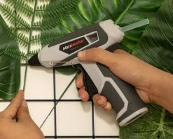 Pistolet A Colle Thermofusible Au Lithium MarsWorker 4V Avec Batterie Au Lithium Rechargeable Integree De 2000mAh Type-c Charge USB Sans Fil Peinture 3D Outil De Reparation D'art Bricolage Securite Anti-fuite MarsWorker Gluer, Modele: Blanc Gris 77 -Pistolet à colle Soldes 36245657 5
