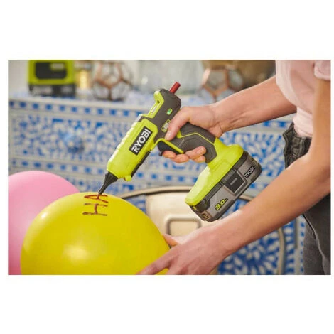 Pack RYOBI Pistolet à Colle 18V OnePlus RGL18-0 - 1 Batterie 3.0Ah High Energy - 1 Chargeur Ultra Rapide 4 Pack RYOBI Pistolet à Colle 18V OnePlus RGL18-0 - 1 Batterie 3.0Ah High Energy - 1 Chargeur Ultra Rapide – Image 4